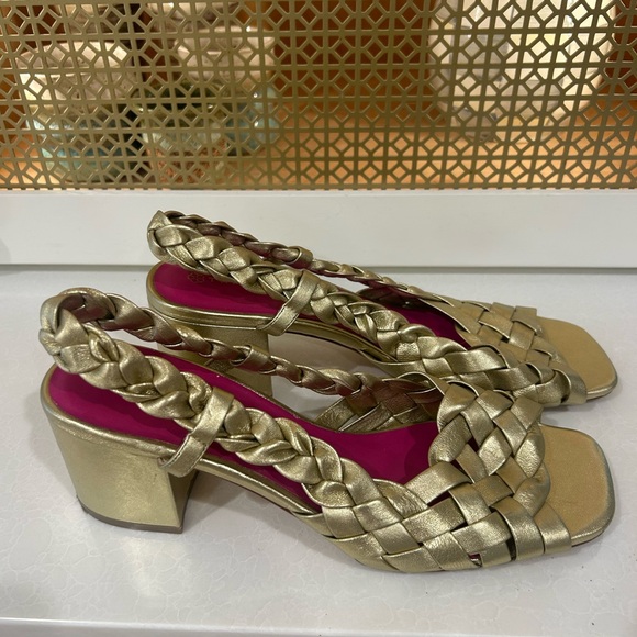 Trina Turk Shoes - Trina Turk Gold Woven Heels with Slingback size 10 stunning!